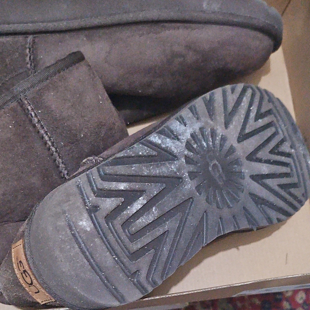 Ugg Classic Mini II Suede Women's Ankle Boots - Chestnut - USED. - Picture 7 of 9